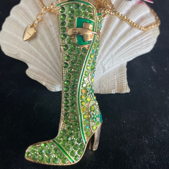 NEW BETSEY JOHNSON BLUE MAGICAL CRYSTAL EMBELLISHED CHAIN NECKLACE - Picture 2 of 6